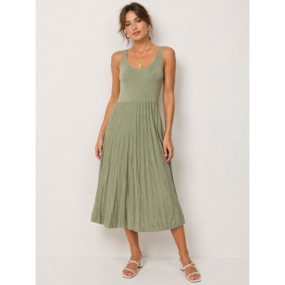 Few Moda Pistachio Viscose Knit Pleated Midi Dress‎ Size L NWT